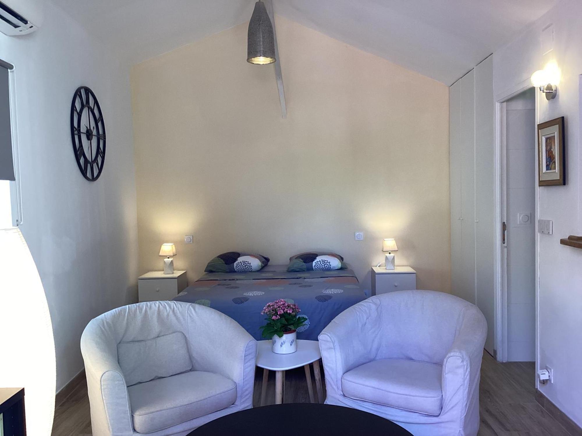 Studio Independant, Front De Mer Et Plage A 200M Antibes Exterior photo