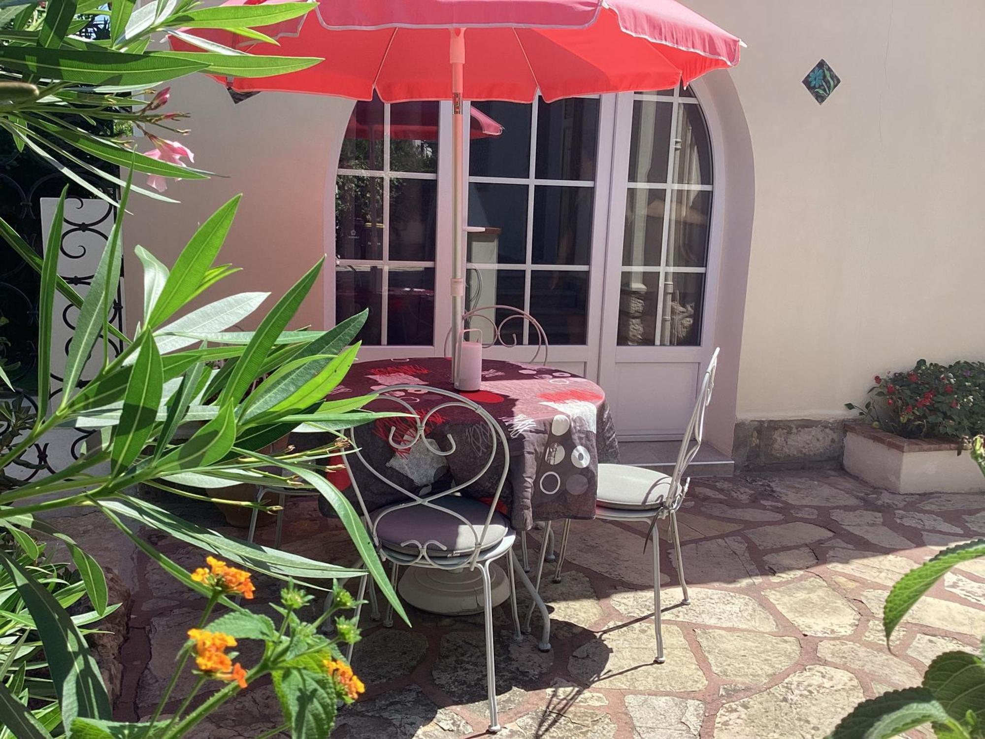 Studio Independant, Front De Mer Et Plage A 200M Antibes Exterior photo